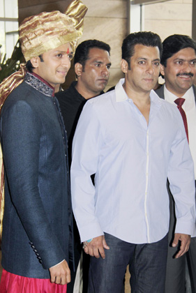 Salman Khan: Hunky Hot at Ritesh Deshmukh's Brother's Wedding 